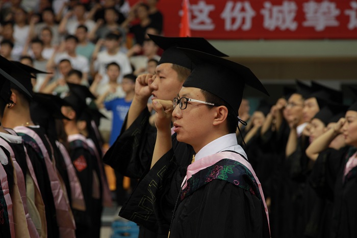 山西大同大学2018届学生毕业典礼暨学位授予仪式隆重举行