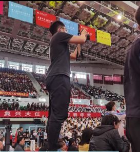 点击进入下一页