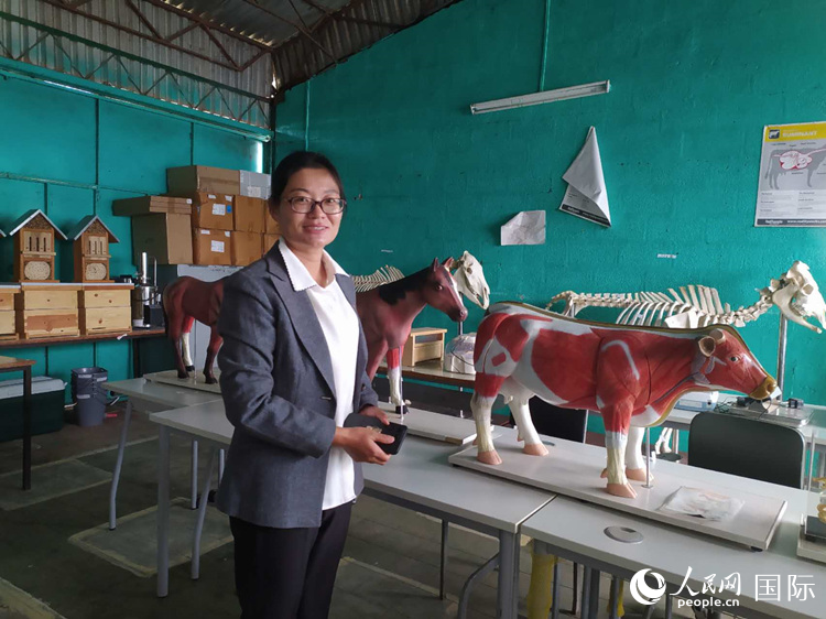 来自大同大学的田巧珍老师在动物实验室。人民网记者 黄培昭摄