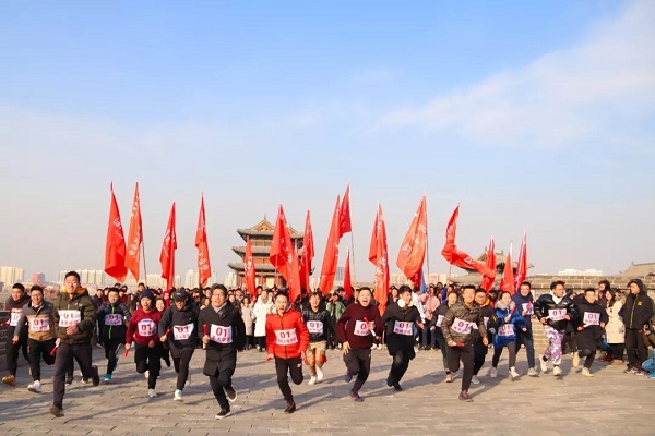 山西大同大学“纪念12•9运动83周年环城长跑接力赛暨团学干部三走活动”顺利举行