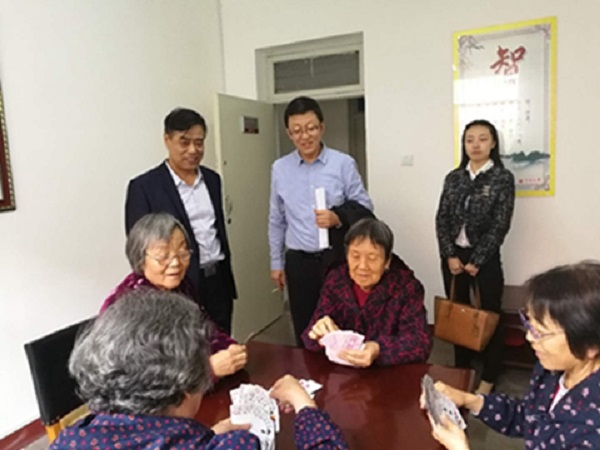 省教育厅离退休管理处正处级调研员范庆安莅临我校指导工作