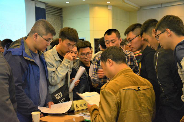 开滦集团来我校举办高校毕业生专场招聘会