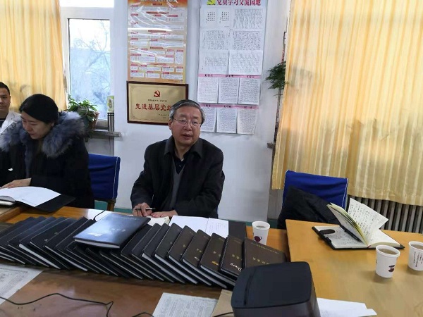 校党委书记马存根深入联系点附属医院党委住院内系党支部调研指导工作