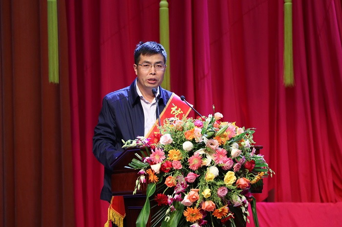 我校隆重举行庆祝第三十四个教师节暨表彰大会