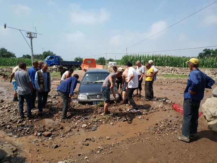同大助力脱贫攻坚奔小康系列报道（三十三）：风雨无情人有情 互帮互助暖人心 ――校扶贫队员与帮扶村民共同防范降雨抗灾减灾