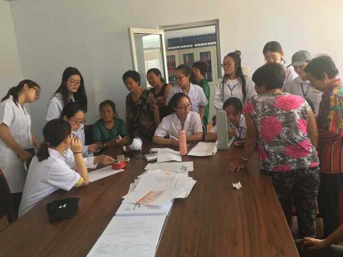 同大助力脱贫攻坚奔小康系列报道（三十）：大同大学教育扶贫“文化引领行动组”校团委组队赴天镇县开展暑期”三下乡”教育扶贫活动