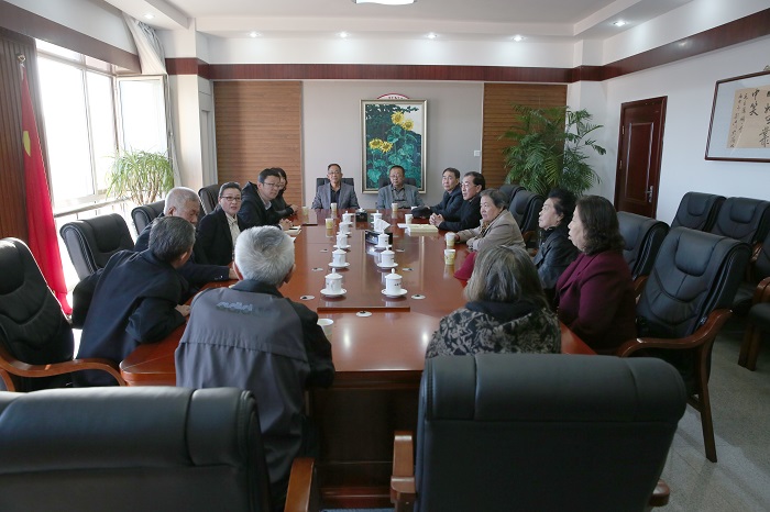 我校召开老干部重阳节座谈会