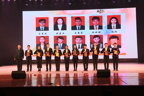 校党委书记马存根深入联系点附属医院党委住院内系党支部调研指导工作