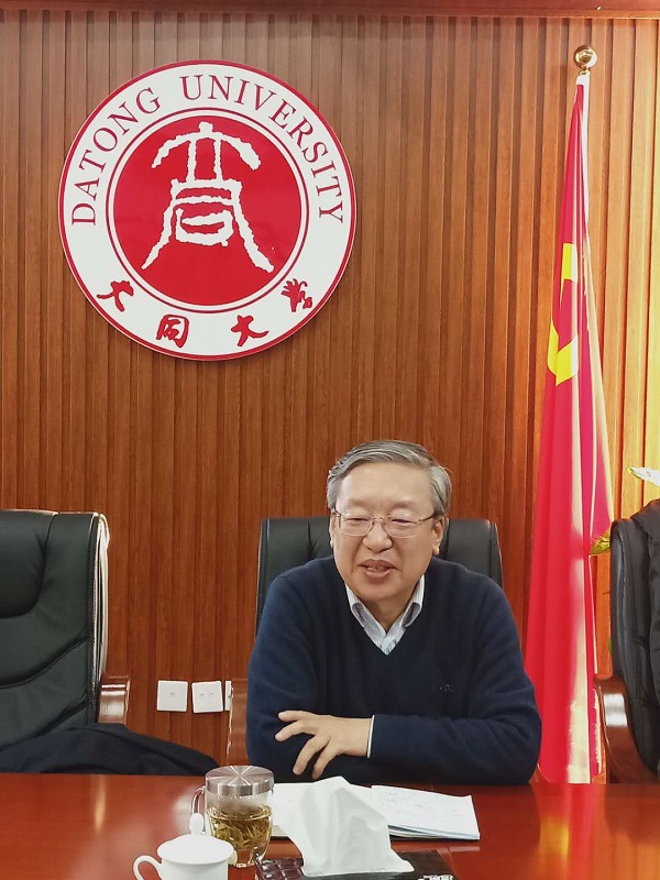 校党委书记马存根等与化学与环境工程学院党务工作者进行座谈