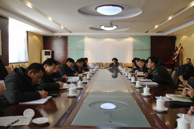 校党委召开党建工作座谈会
