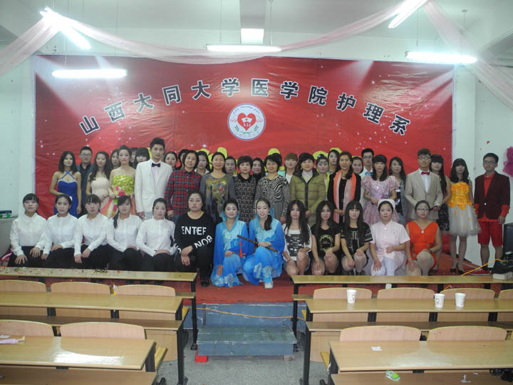 护理系2015“天使之夜”迎新晚会举办成功