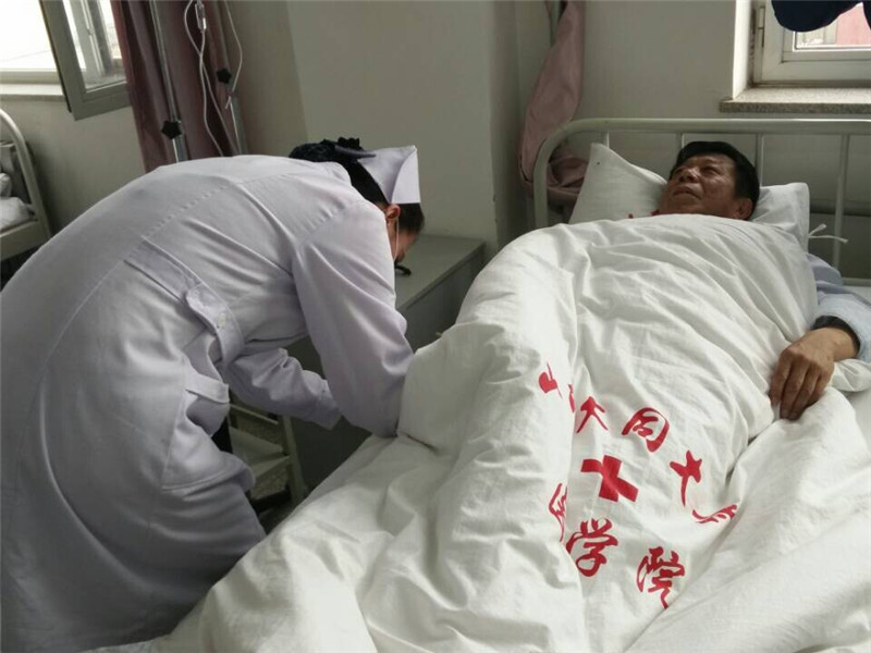 （图）医学院护理系首届学生操作技能大赛完美落幕