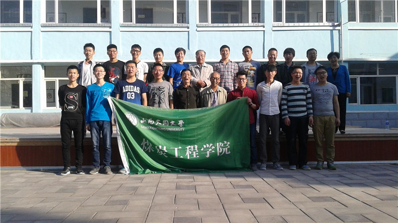 (图)煤炭工程学院团委组织志愿者走进同煤集团老年大学