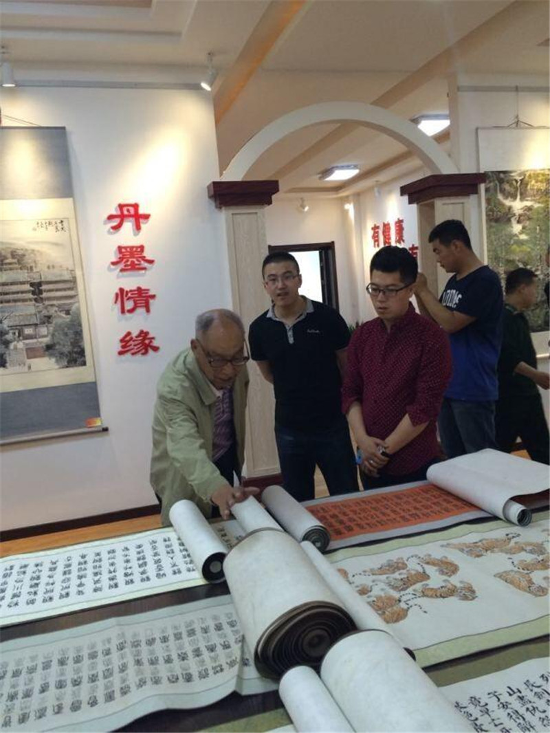 (图)煤炭工程学院团委组织志愿者走进同煤集团老年大学