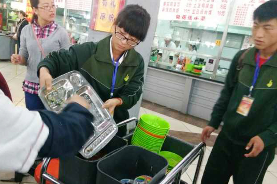 （图）生命科学学院青年志愿者协会举办“世界粮食日”活动