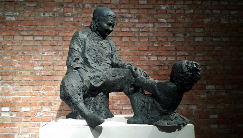 （图）美术学院毕业生作品入选2015全国美院优秀雕塑作品展