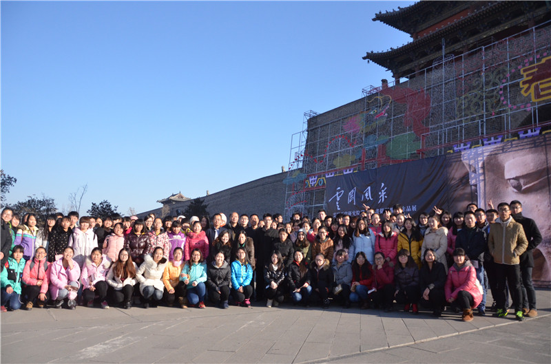 （图）历旅学院组织学生参观摄影雕塑作品展