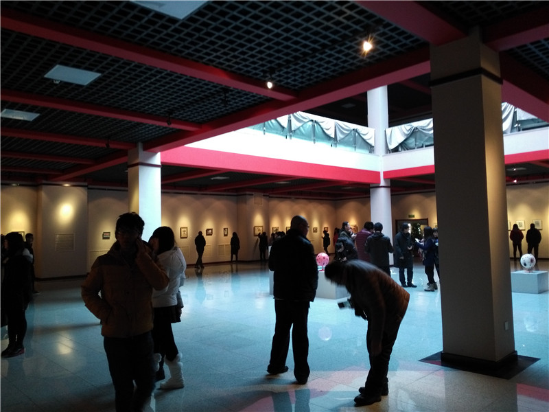 （图）当代著名画家张鉴墙先生在美术学院举办作品展