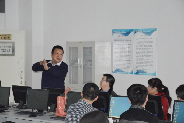 (图)中信证券管理人员应邀为数计学院学生做就业指导