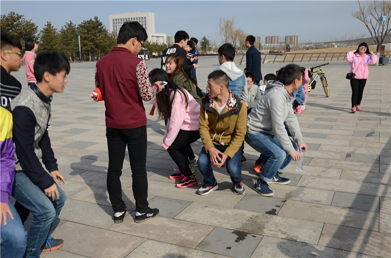 （图）物电学院学生会开展素质拓展训练