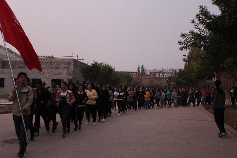 医学院“三走”:踏一步亲近自然