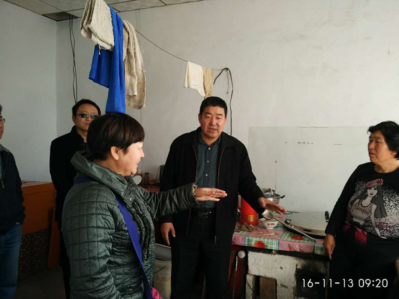 数计学院党委对十九墩村开展精准扶贫活动