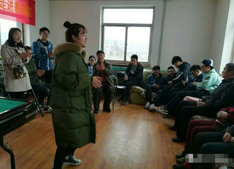 政法学院学生赴东街老年公寓开展敬老活动