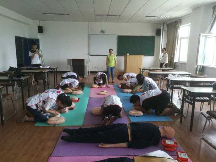 医学院举办“三下乡”出征前集中培训活动