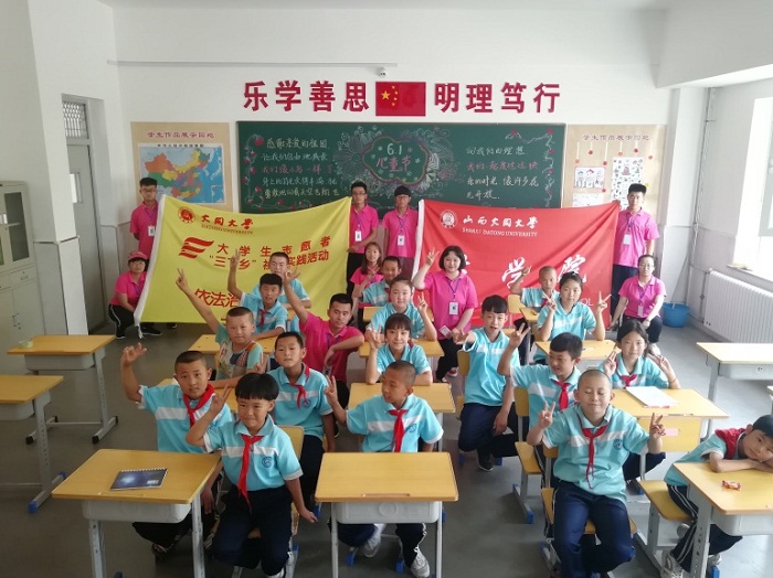 法学院开展暑期“三下乡”普法进校园活动