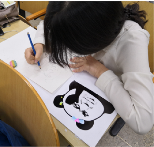 商学院开展“垃圾入箱 人人有责”系列活动